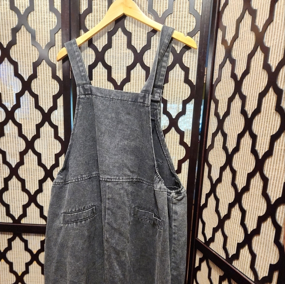 👖 Black Denim Overalls - One Size (Fits US 2-18) 👖 - Picture 5 of 6